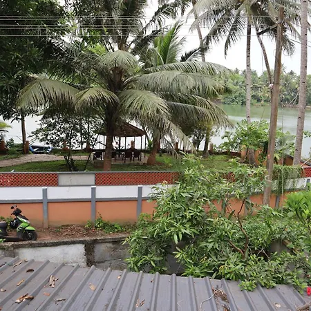 Greenchromide Homestays Mundrothuruth Exterior photo